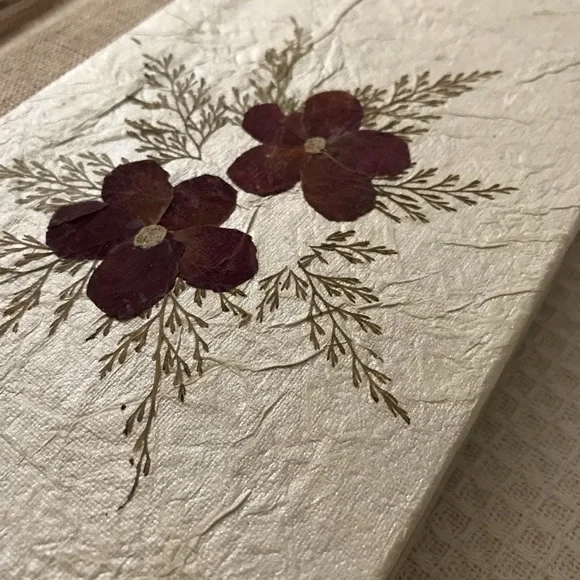Handmade Pressed Flowers Journal - Picture 3 of 7